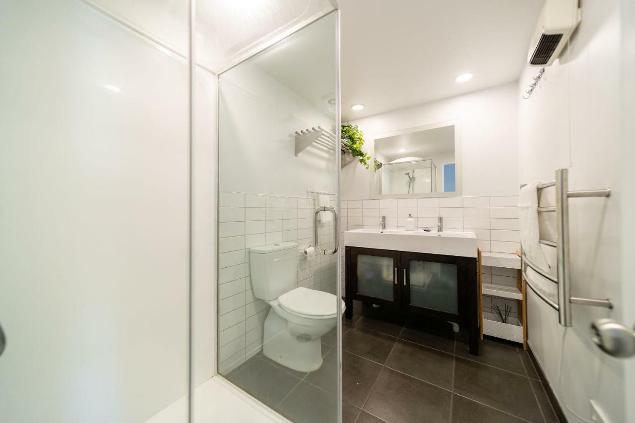 Central, Modern Loft Style Home - 2 Min Walk From Town Queenstown Eksteriør billede